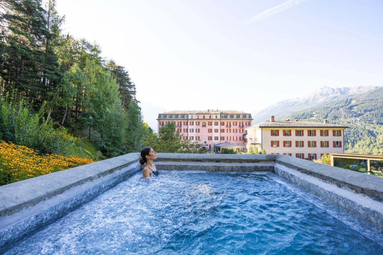 QC Terme Grand Hotel Bagni Nuovi Bormio Esterno foto The outdoor thermal pool