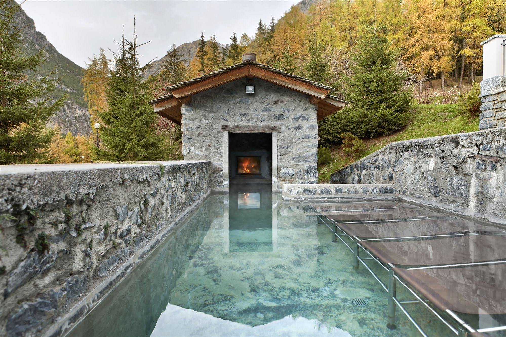QC Terme Grand Hotel Bagni Nuovi Bormio Esterno foto The thermal baths of Vals