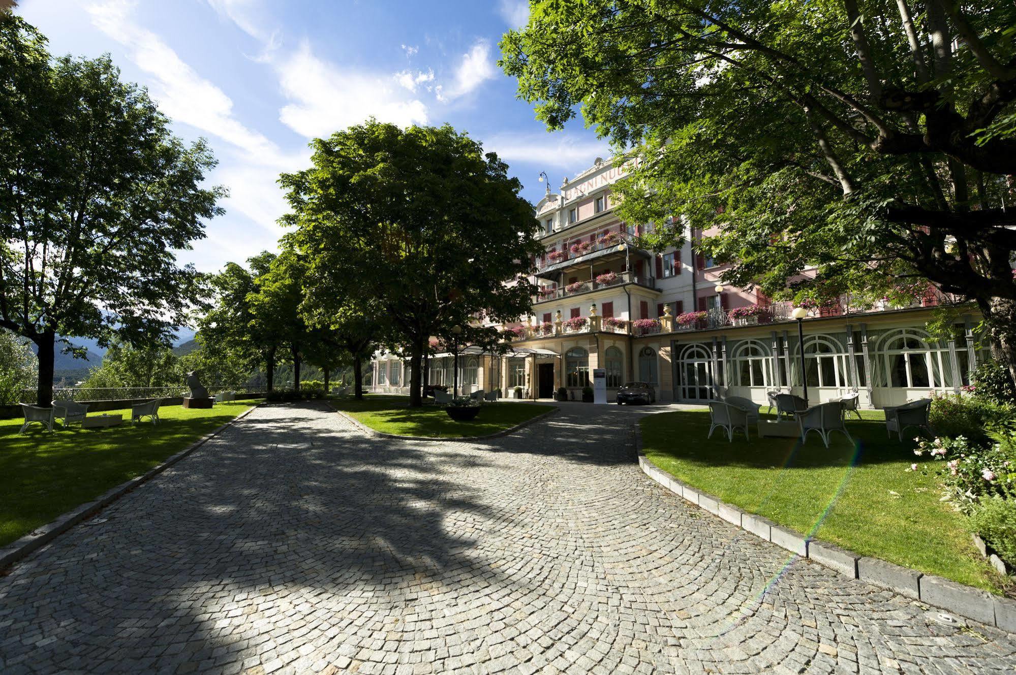 QC Terme Grand Hotel Bagni Nuovi Bormio Esterno foto The hotel in 2010