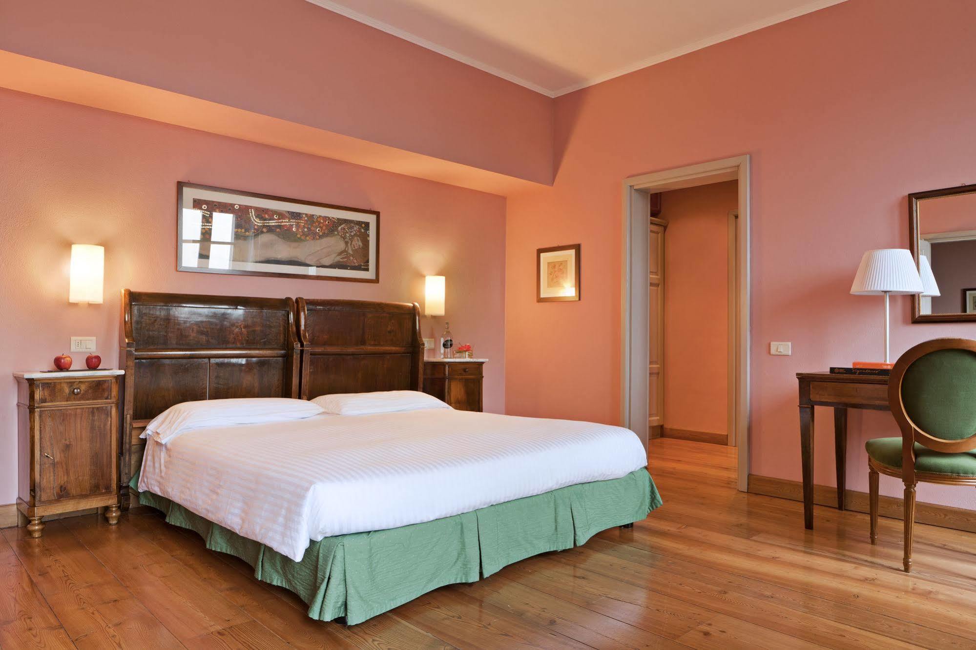 QC Terme Grand Hotel Bagni Nuovi Bormio Esterno foto A room at the hotel